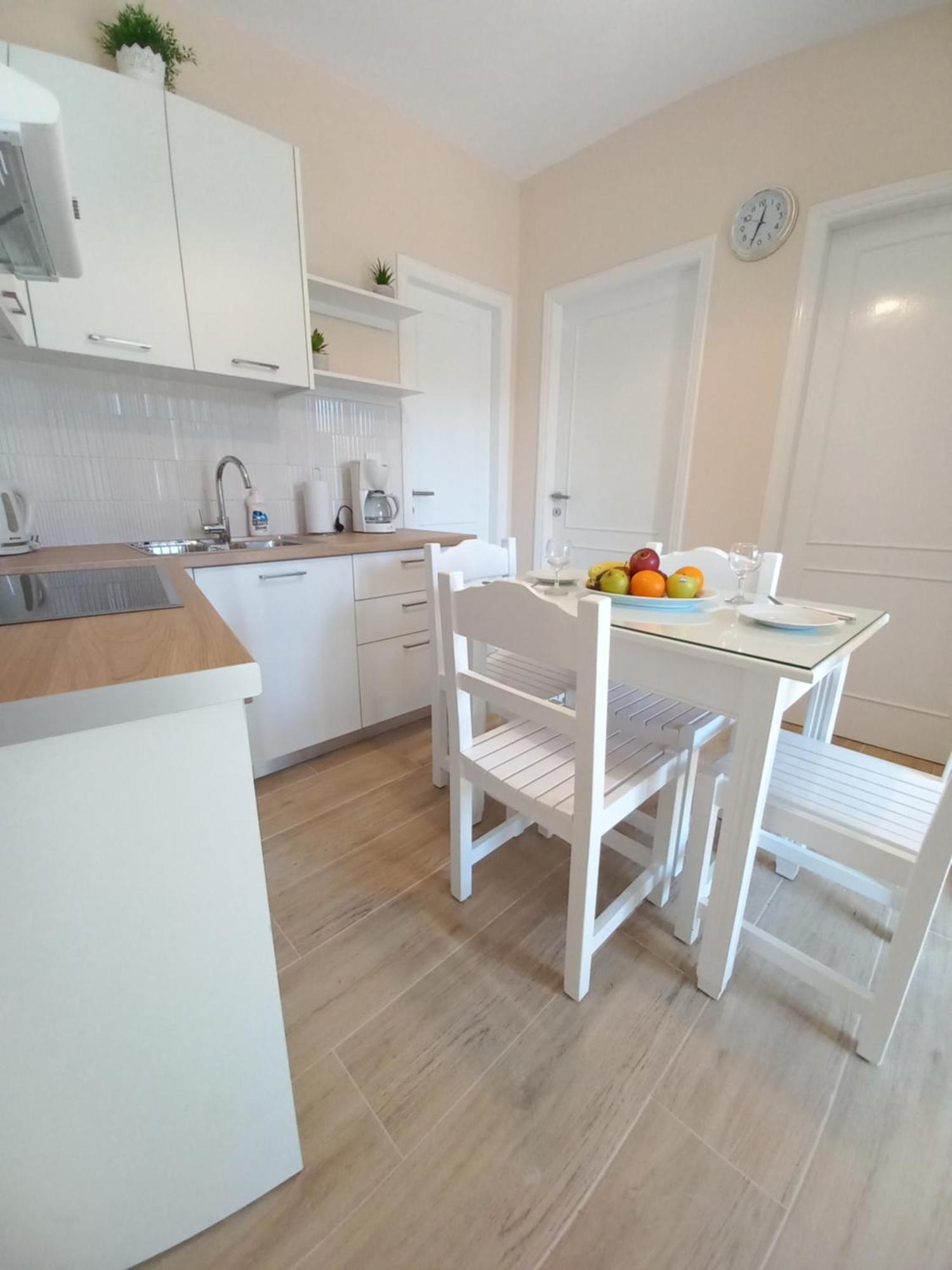 Villa Tina Country Beach Apartments Acharavi  Ruang foto