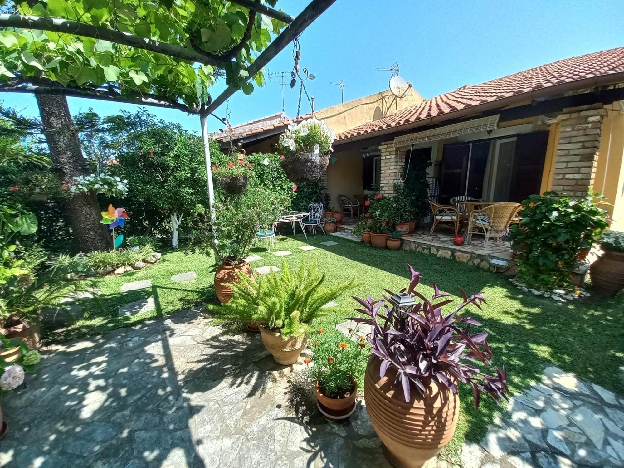 Villa Tina Country Beach Apartments Acharavi  Ruang foto
