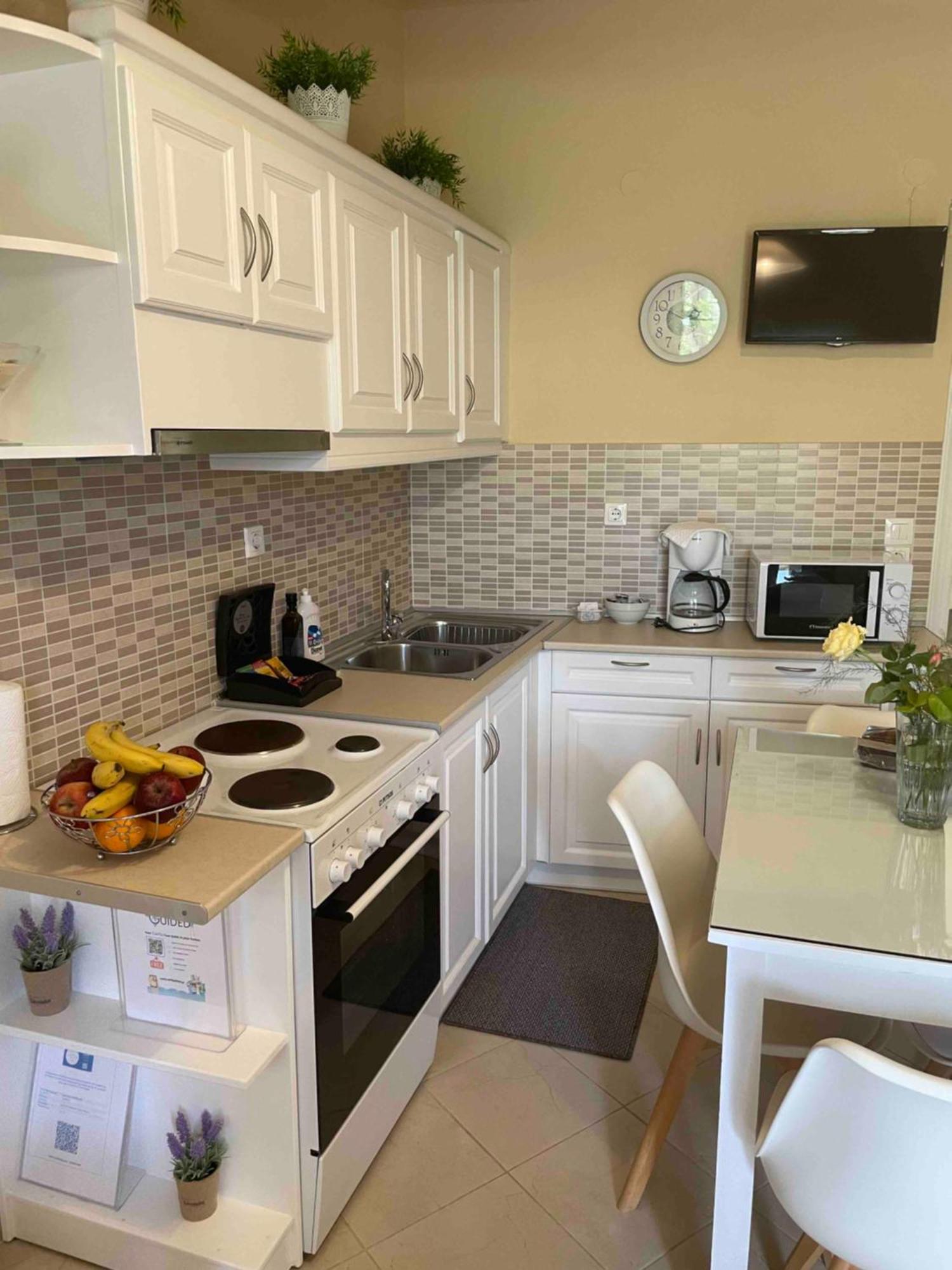 Villa Tina Country Beach Apartments Acharavi  Ruang foto